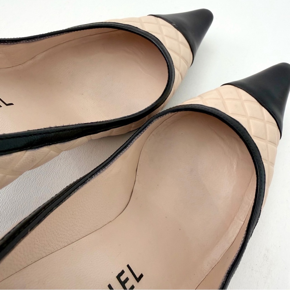 CHANEL || Beige Quilted Leather Black Cap Toe Pointed Pumps Heels EU 37 - Picture 8 of 16
